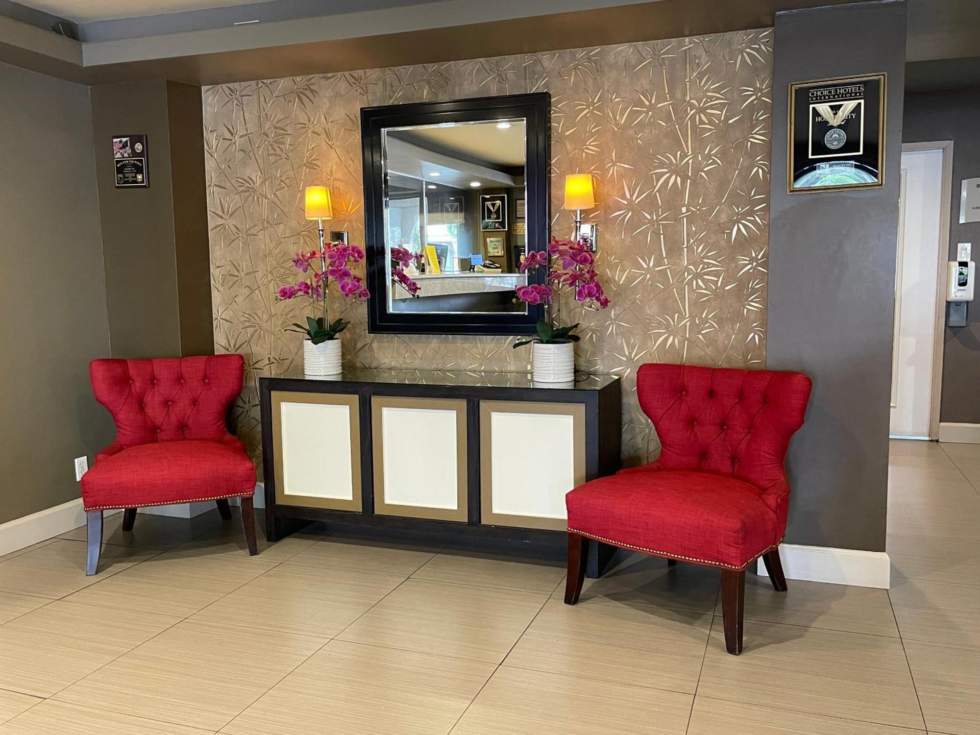 Quality Airport Convention Center Inn 2*
