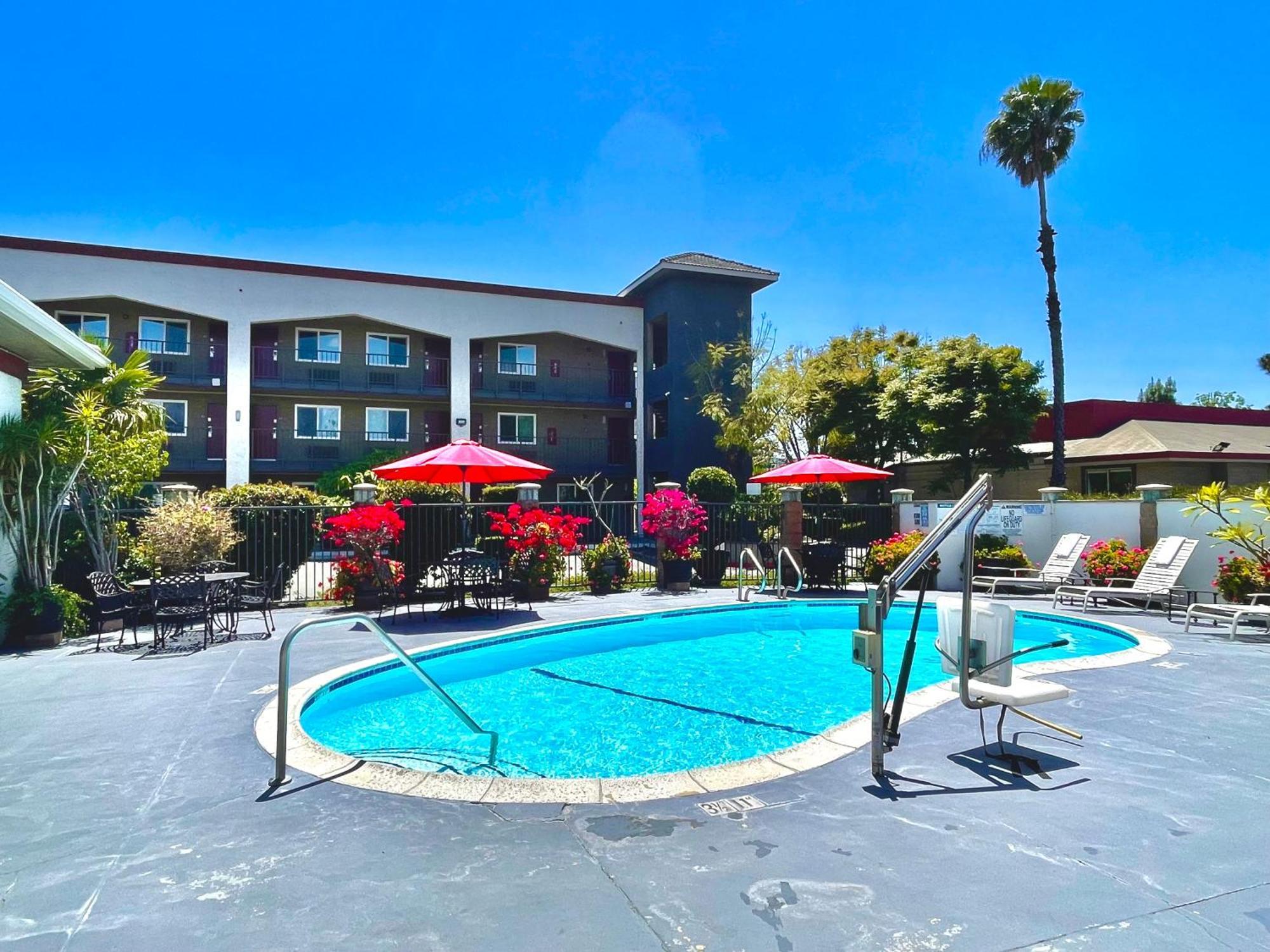 Quality Airport Convention Center Inn 2*
